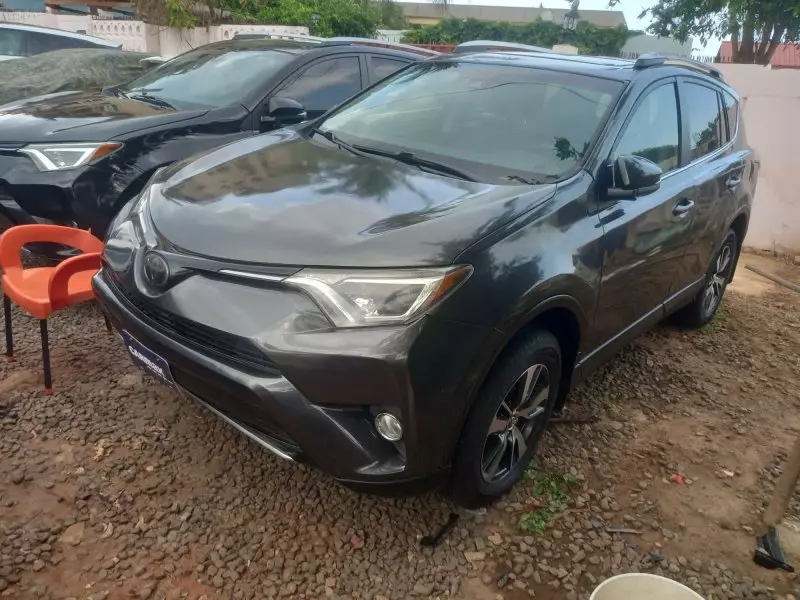 Toyota RAV 4   - 2018