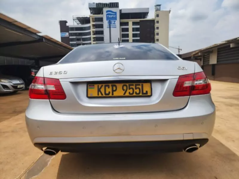 Mercedes-Benz E250   - 2010