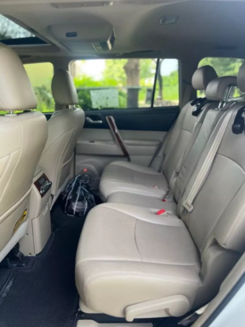 Toyota Highlander   - 2013