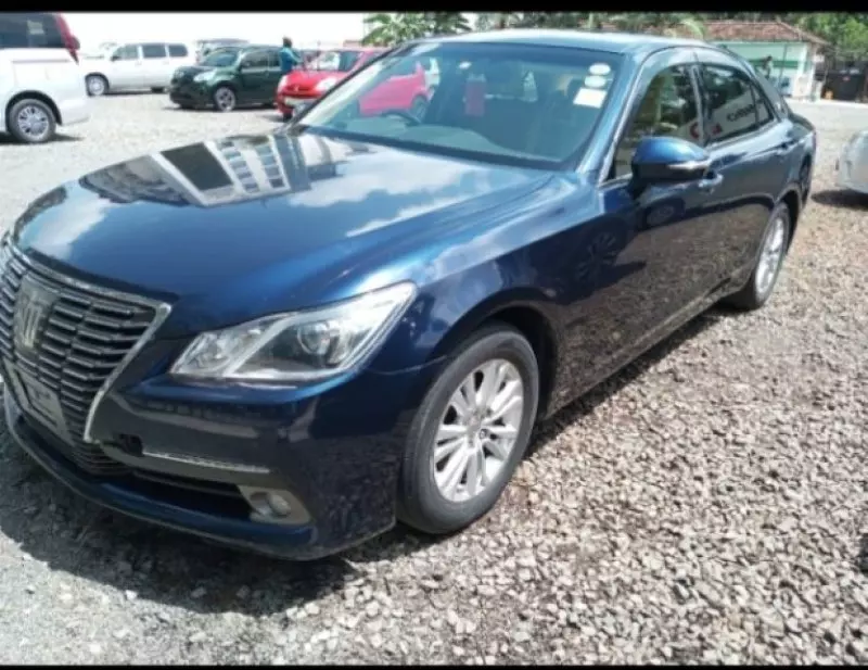 Toyota Crown   - 2015