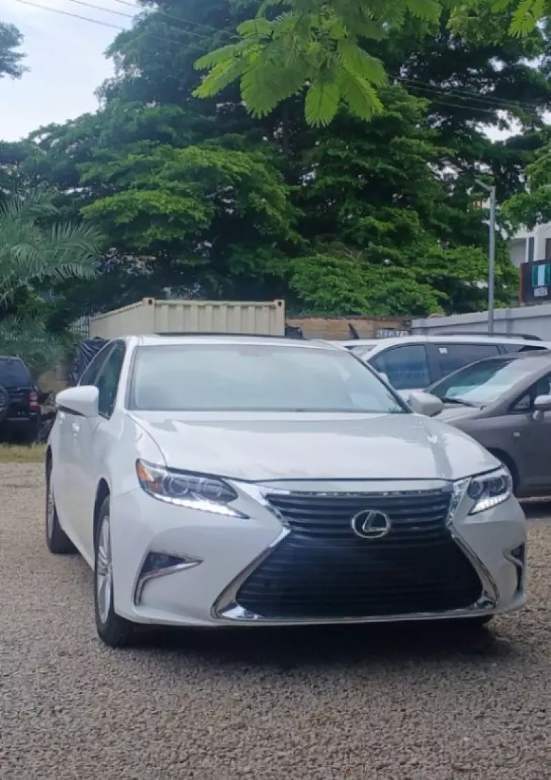Lexus ES 350   - 2015