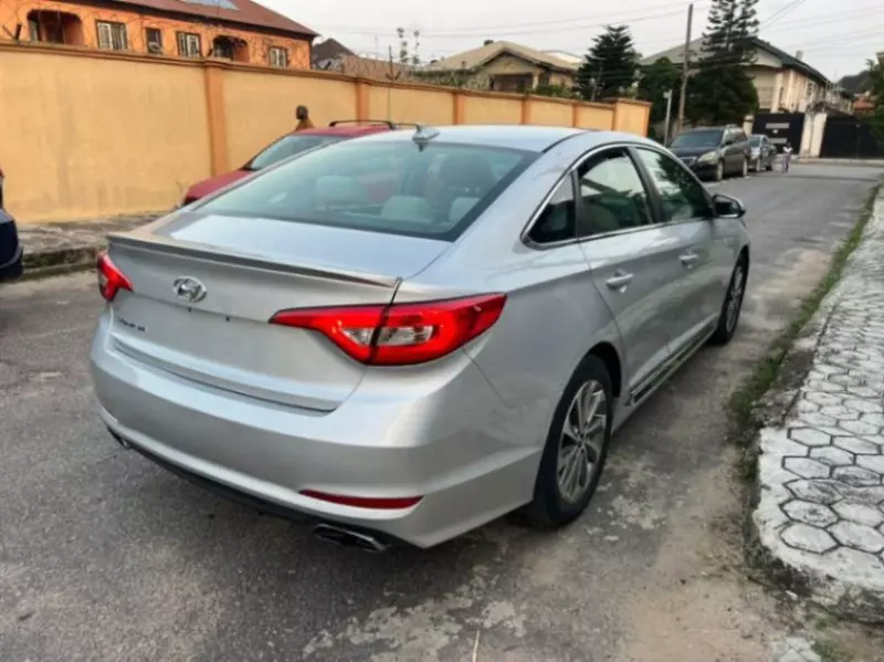Hyundai Sonata - 2015