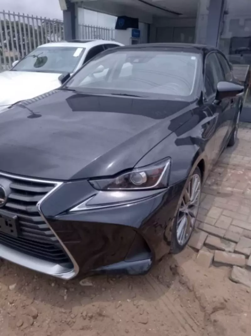 Lexus IS 300   - 2016