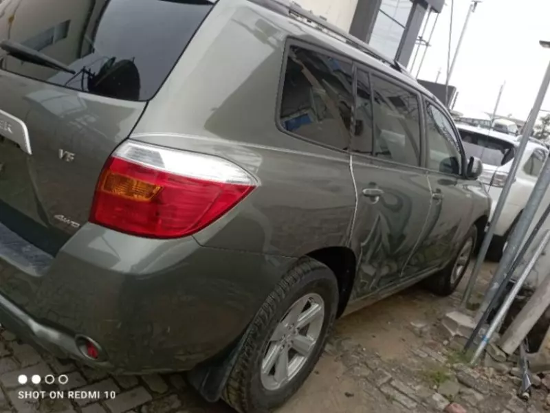 Toyota Highlander   - 2009