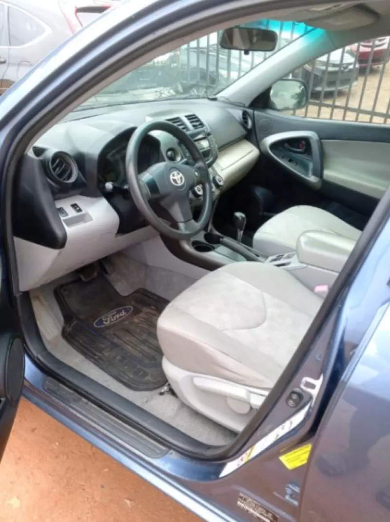Toyota RAV 4   - 2009