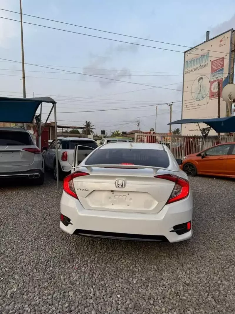 Honda Civic   - 2017