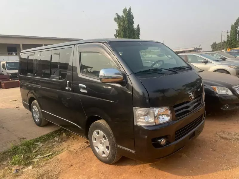 Toyota Hiace   - 2013