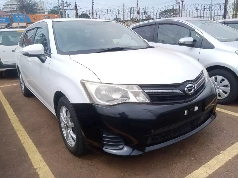 Toyota Fielder    - 2012