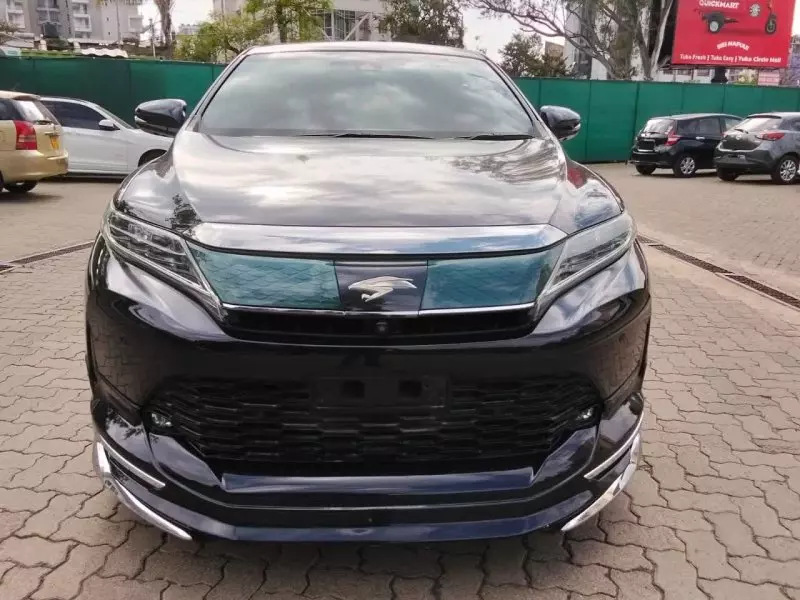 Toyota Harrier   - 2018