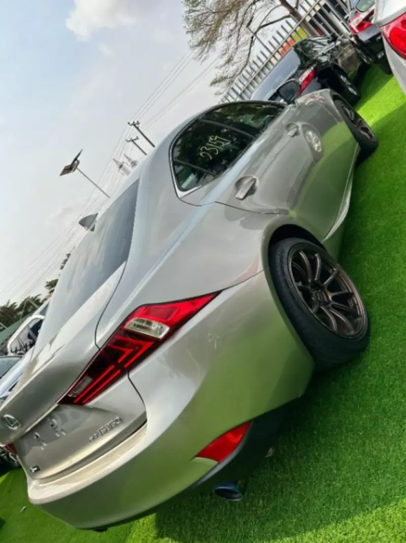 Lexus IS   - 2014