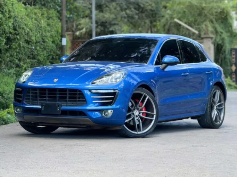 PORSCHE Macan   - 2016