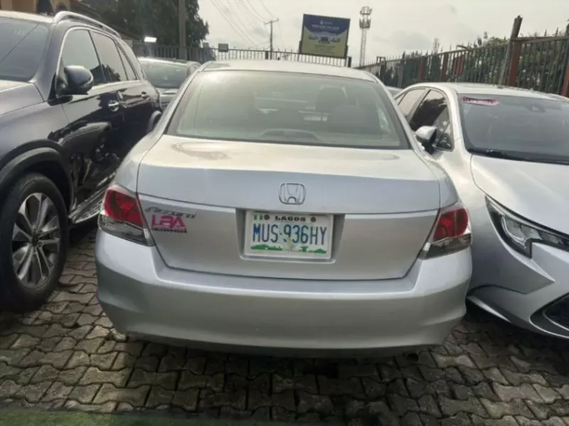 Honda Accord   - 2009