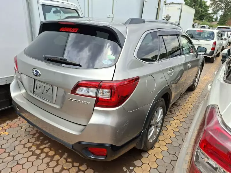 Subaru Outback   - 2016