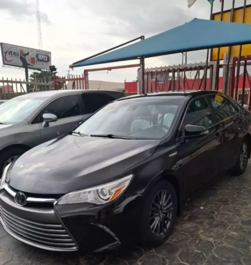 Toyota Camry   - 2017