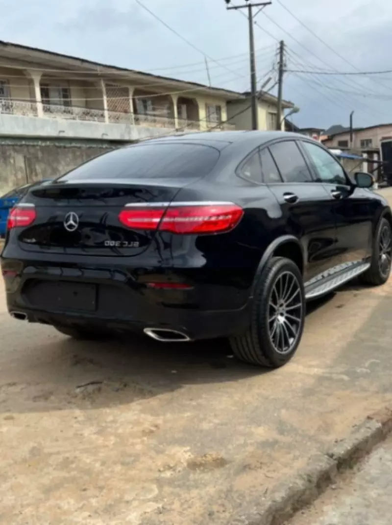 Mercedes-Benz GLC 300   - 2019