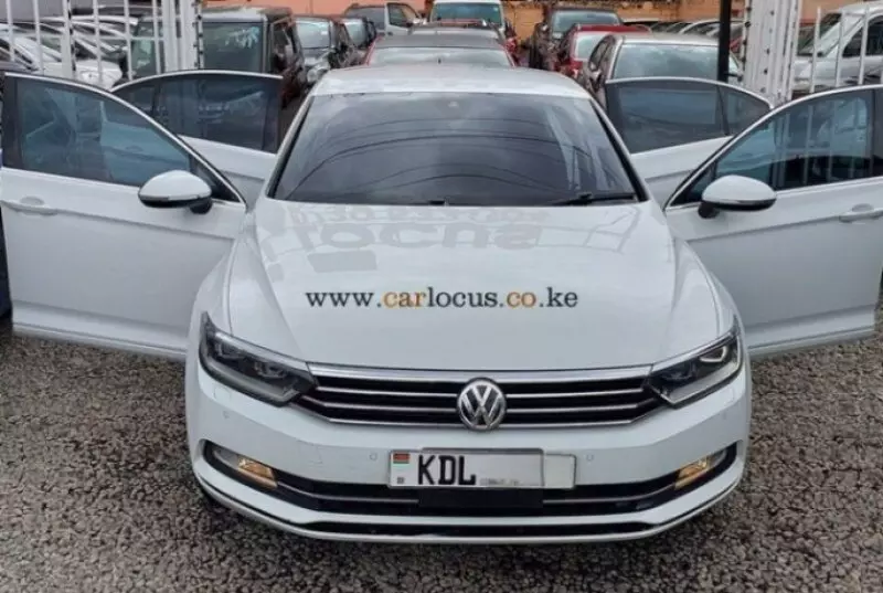 Volkswagen Passat   - 2015