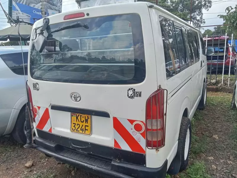 Toyota Hiace   - 2012