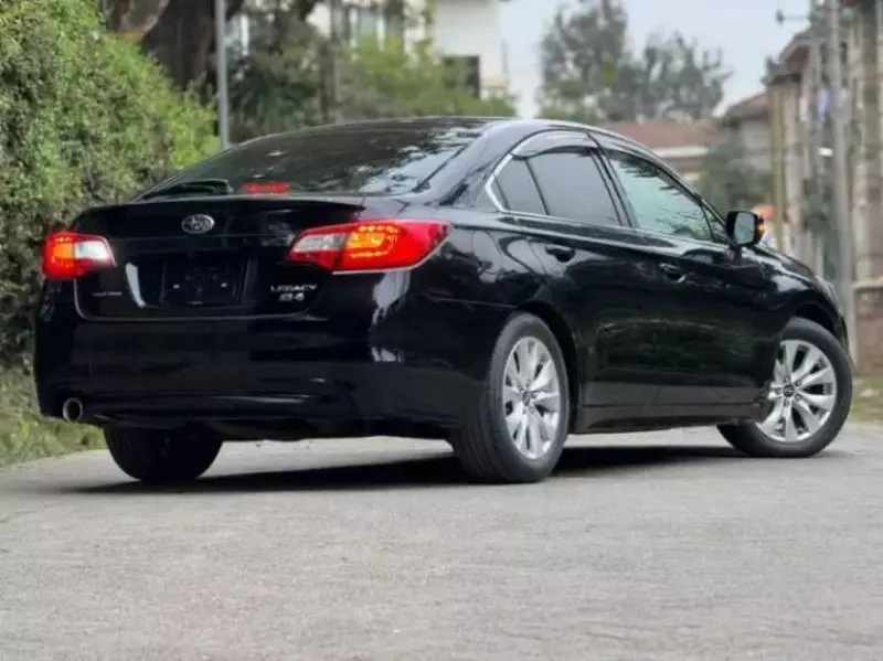Subaru Legacy B4   - 2017