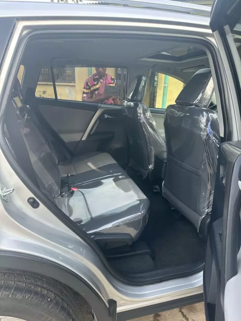 Toyota RAV 4   - 2014
