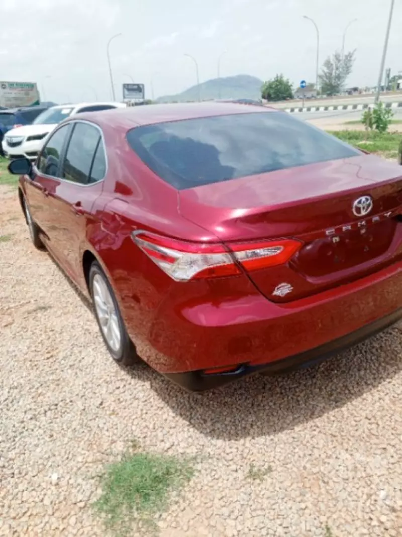 Toyota Camry   - 2018