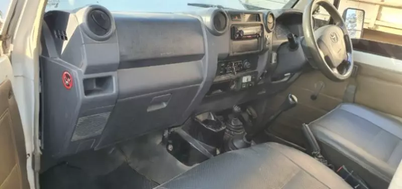 Toyota Land Cruiser   - 2013