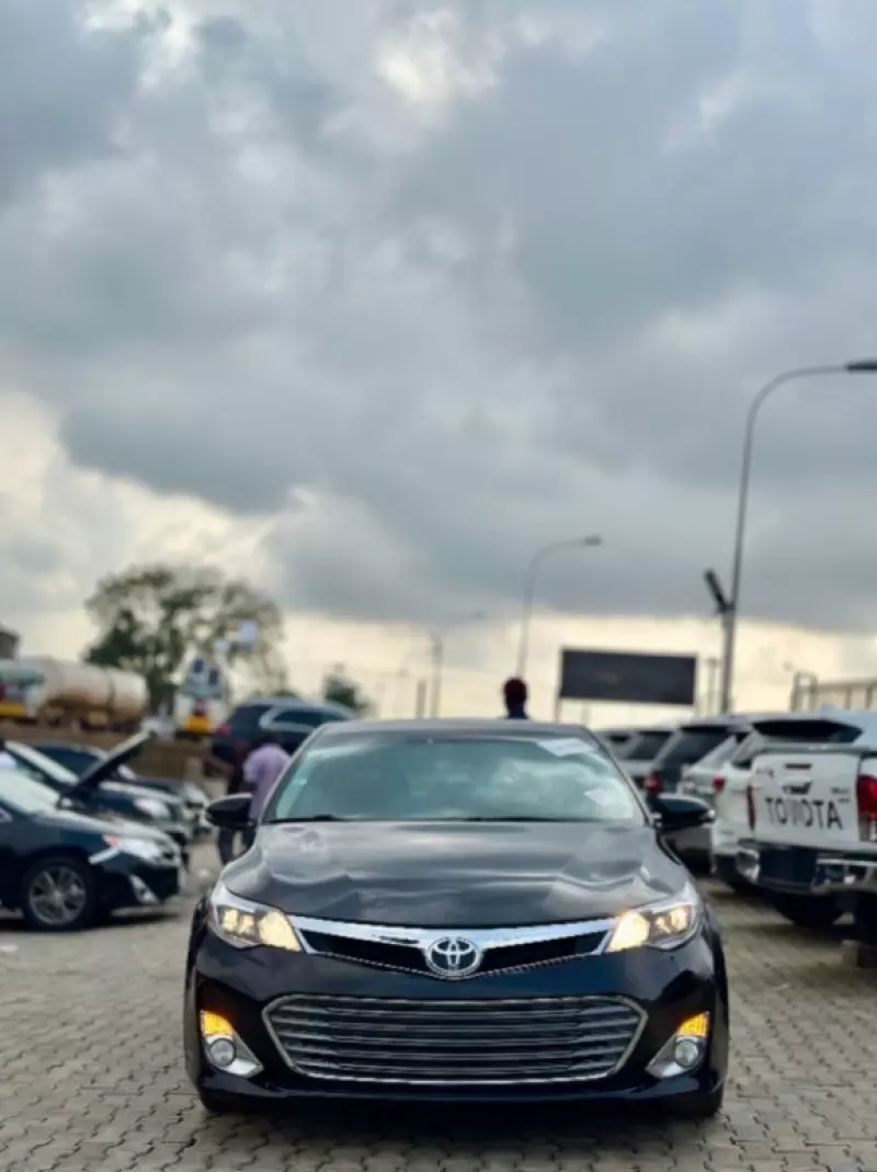 Toyota Avalon   - 2015