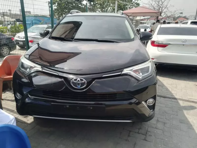 Toyota RAV 4   - 2018