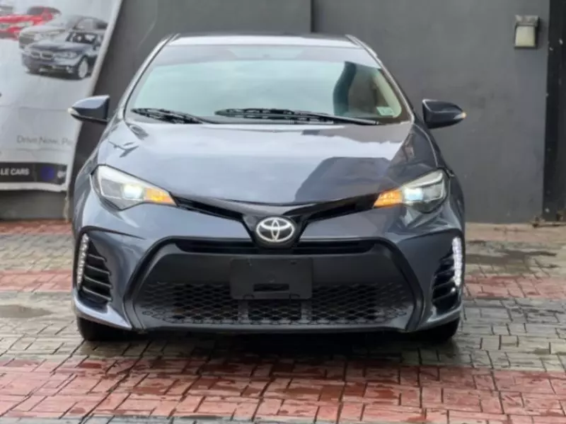 Toyota Camry   - 2014