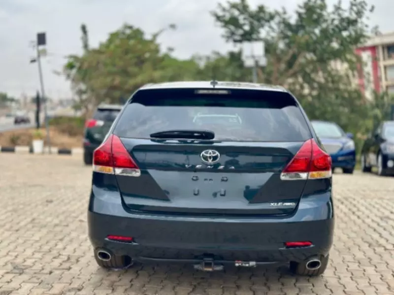 Toyota Venza   - 2015