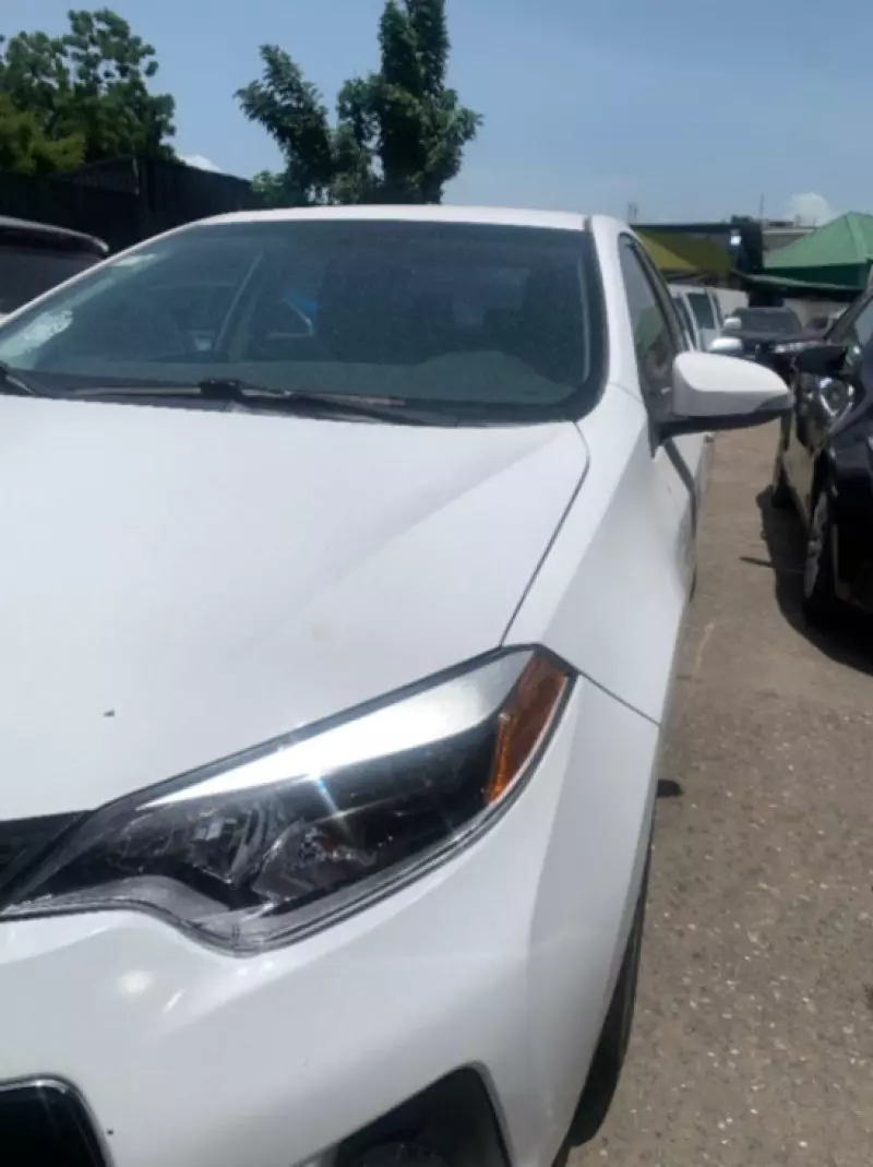 Toyota Corolla   - 2015