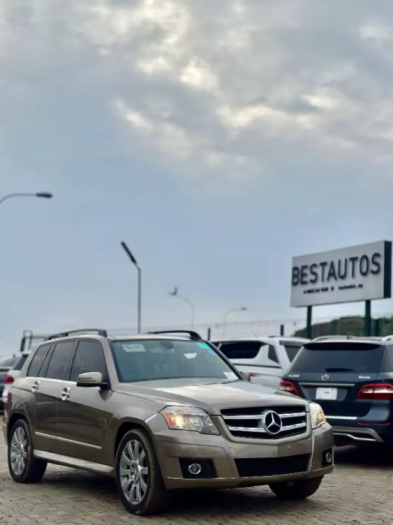 Mercedes-Benz GLK 350   - 2010