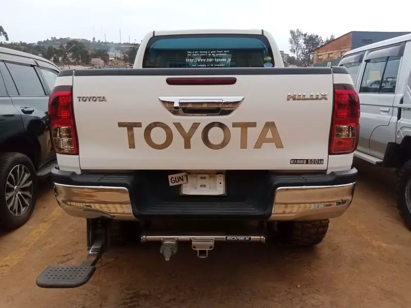 Toyota Hilux   - 2018