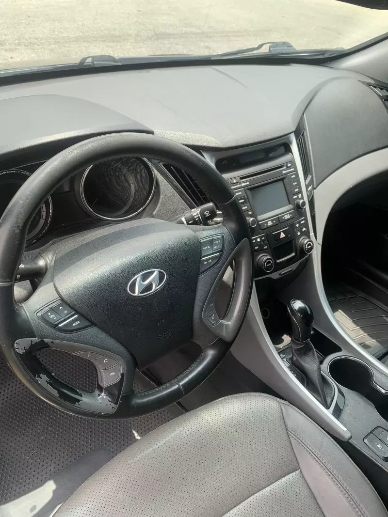 Hyundai Sonata   - 2014