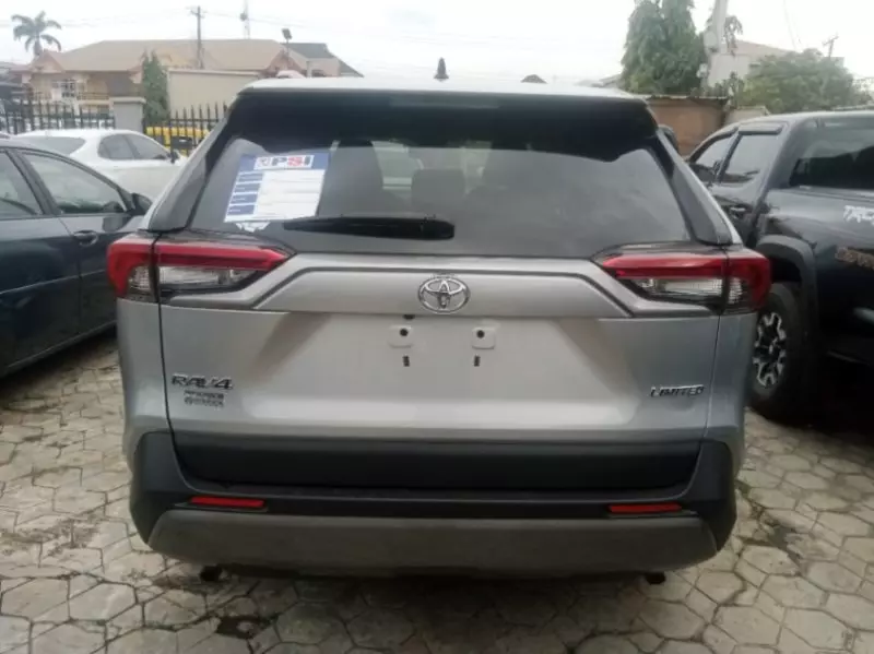 Toyota RAV4   - 2021