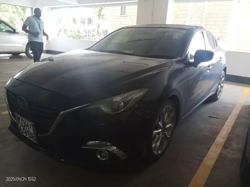 Mazda Axela    - 2015