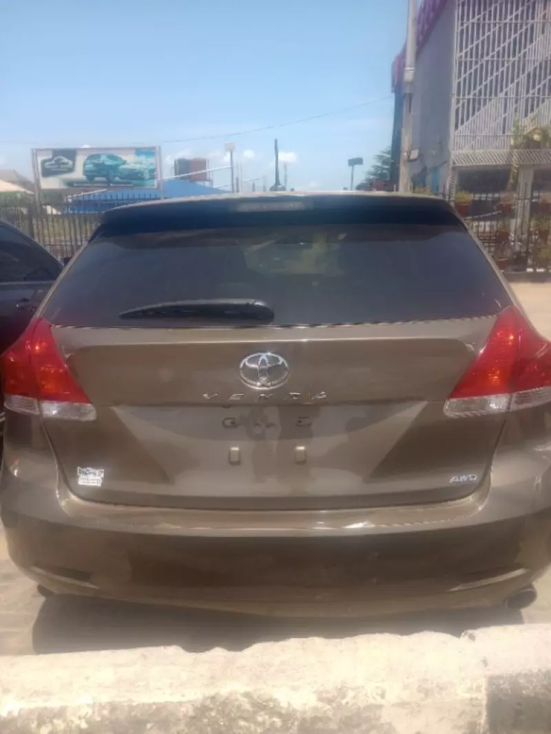 Toyota Venza   - 2010