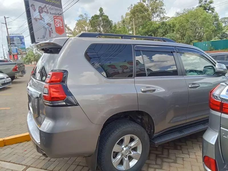 Toyota Landcruiser Prado   - 2017