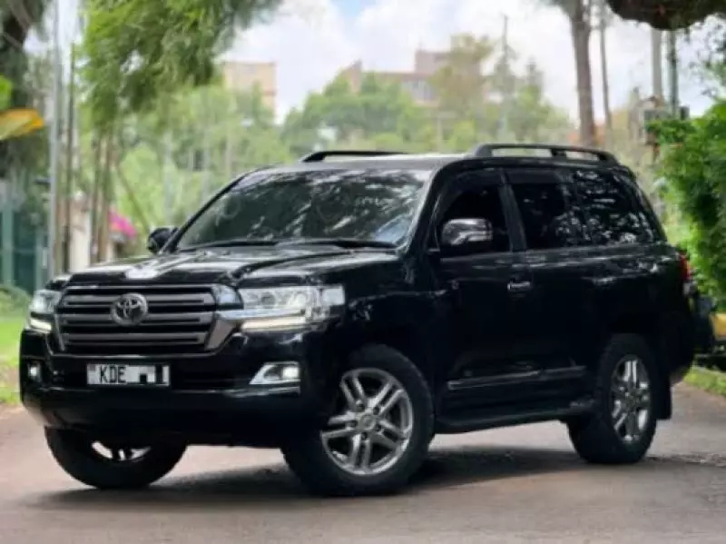 Toyota Land Cruiser V8   - 2010