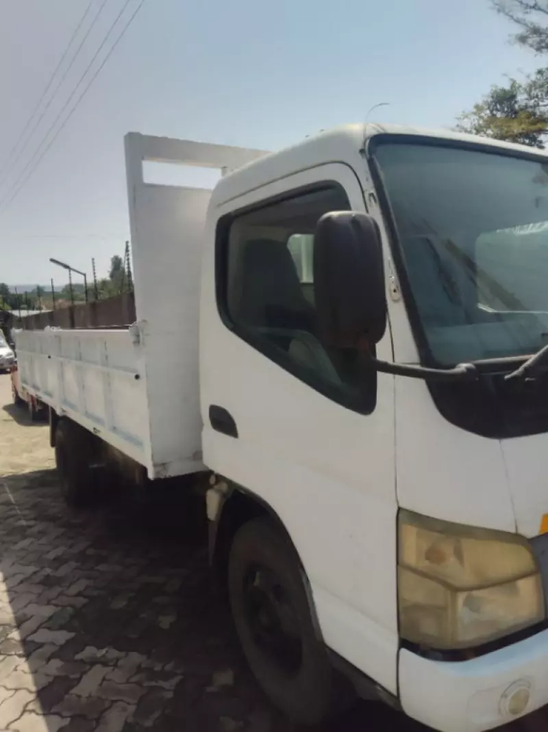 Mitsubishi Canter   - 2004