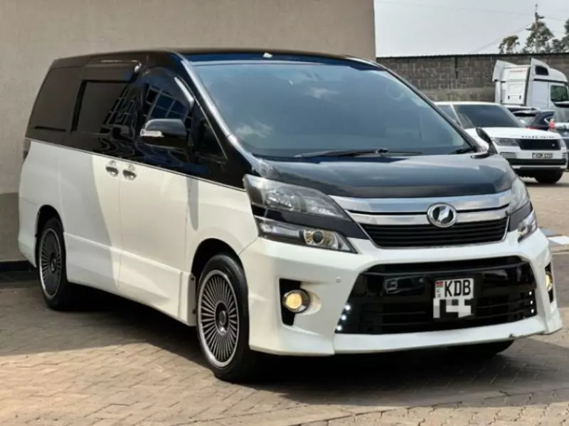 Toyota Vellfire    - 2014