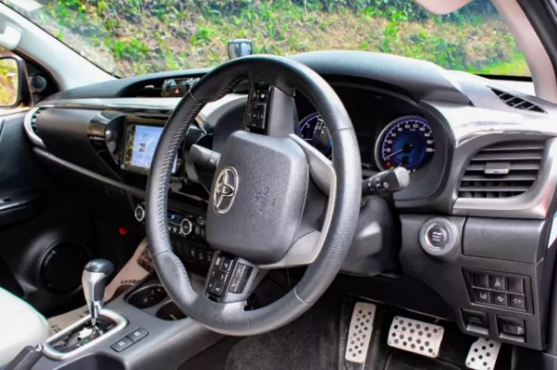 Toyota Hilux   - 2018