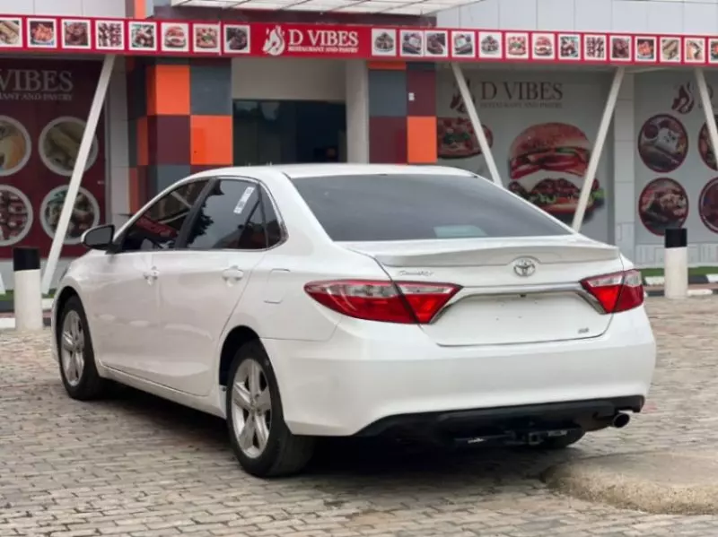 Toyota Camry   - 2015