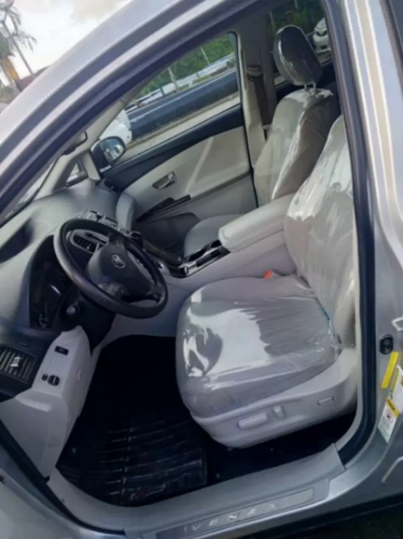 Toyota Venza   - 2011