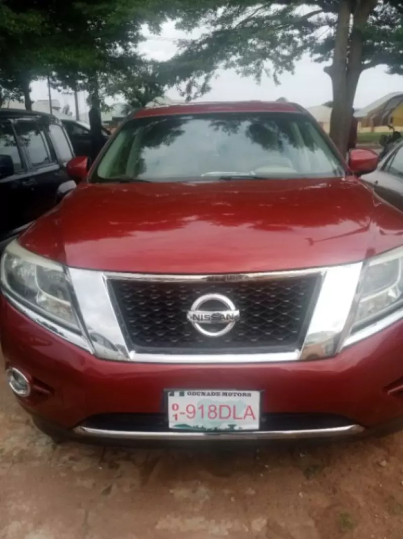 Nissan Pathfinder   - 2016