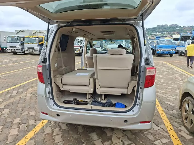 Toyota Alphard   - 2013