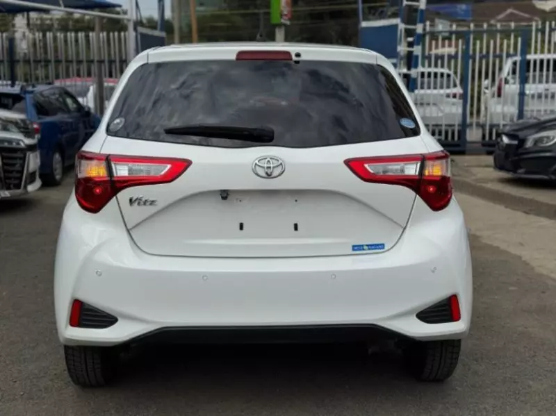 Toyota Vitz   - 2018