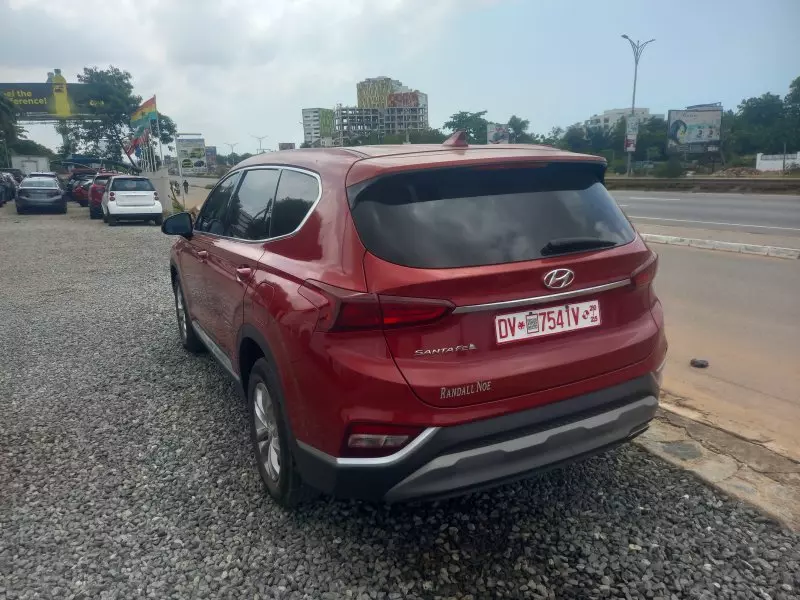 Hyundai Santa Fe   - 2019