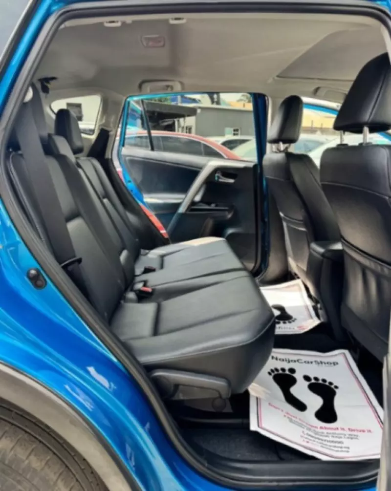 Toyota RAV4   - 2016