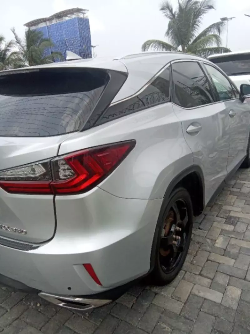 Lexus RX   - 2017