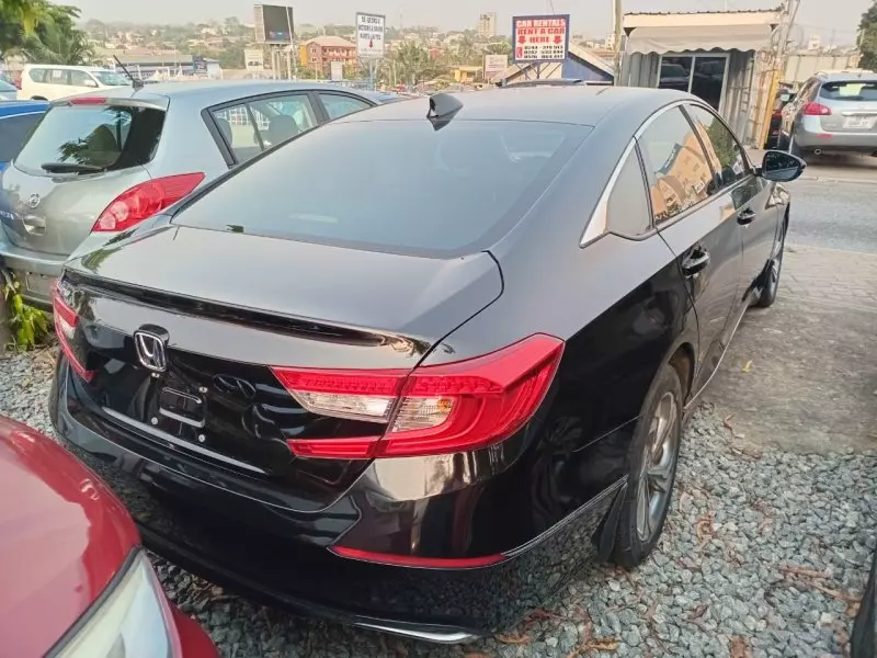 Honda Accord   - 2018